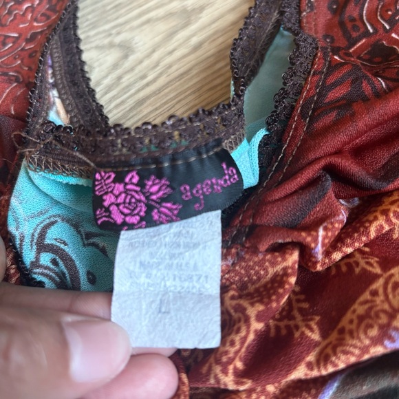 Agenda V-Neck Sleeveless Mesh Print Top - Picture 2 of 4